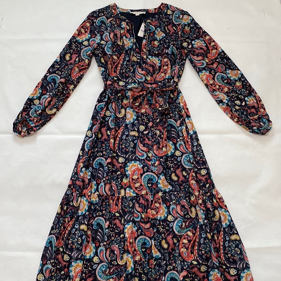 LOFT Dresses & Skirts - NWT LOFT Shimmer Paisley Dress